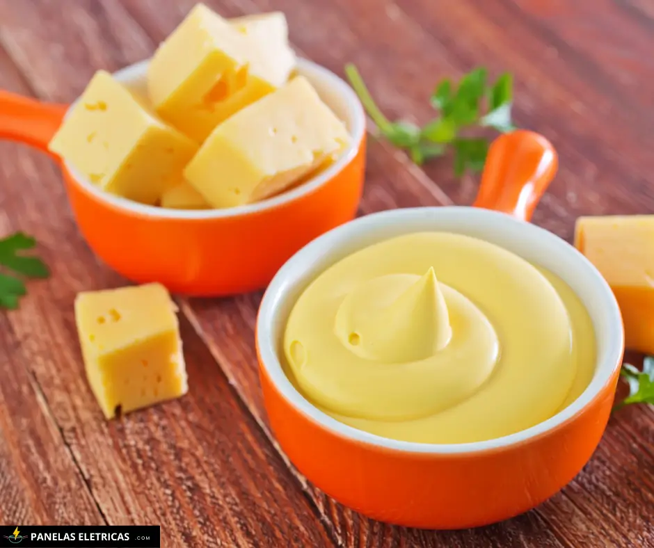 Queijos e molhos densos