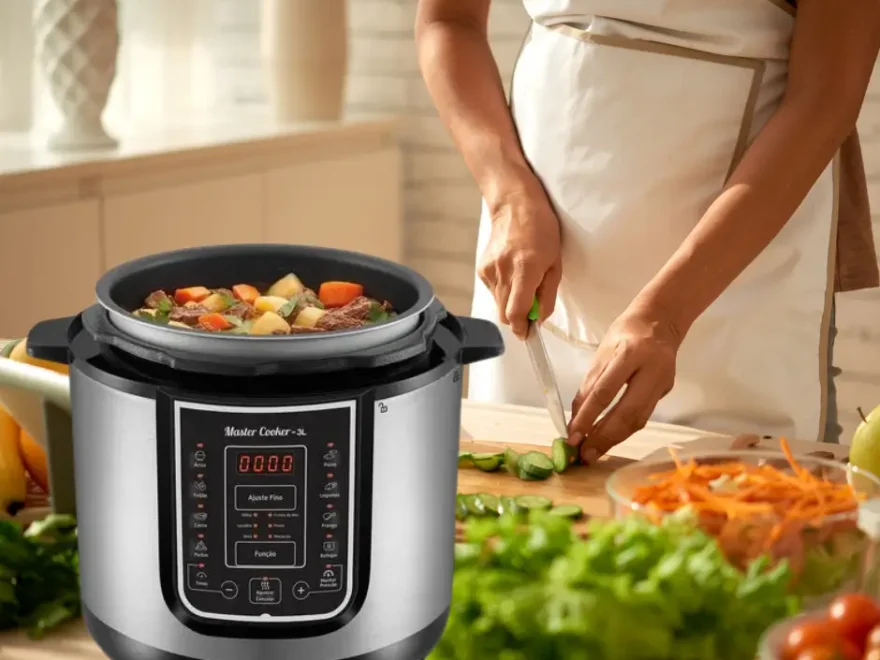 Panela Elétrica de Pressão Mondial PE-38 sobre uma mesa